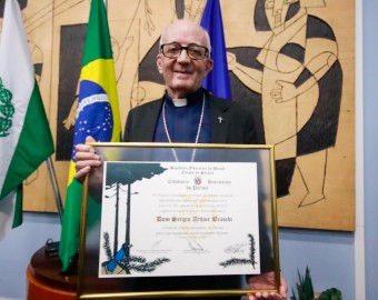 Dom Sergio recebe título de cidadão benemérito