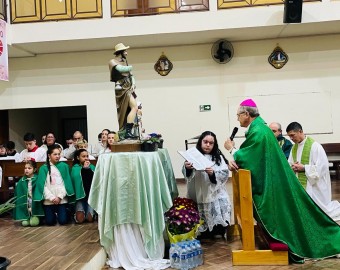 Dom Bruno visitas as primeiras paróquias