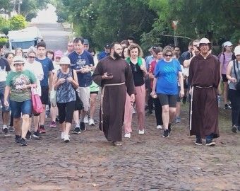 15 caminhada franciscana pela Paz Irati 