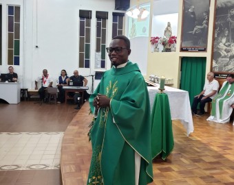 Padre congolês deixa Castro