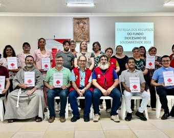 Entrega de recursos Caritas
