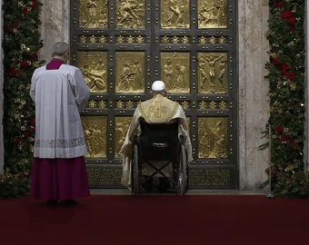 Papa abre Porta Santa do Jubileu 2025