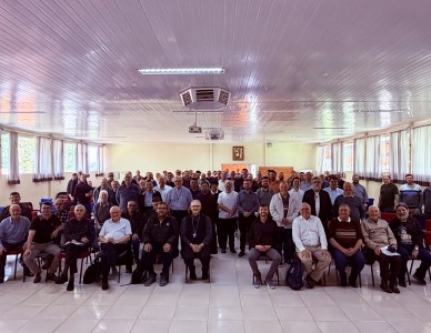 Clero aprova organização pastoral em decanatos