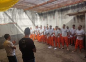 Ação missionária cadeia Castro
